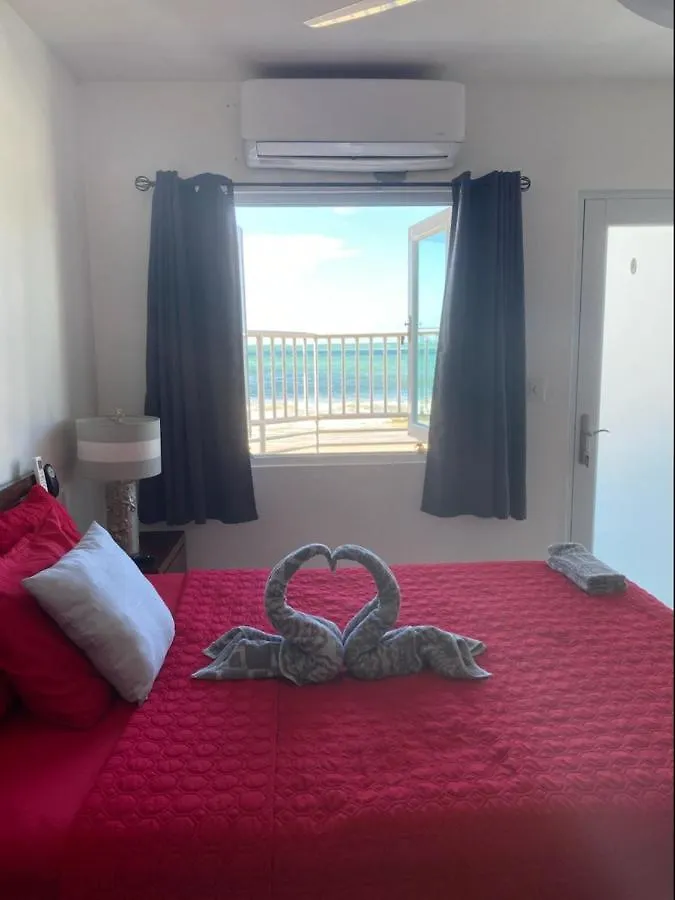Apartment Sea Breezer Vacation Ocean Front En Condominio Playa Mar San Juan