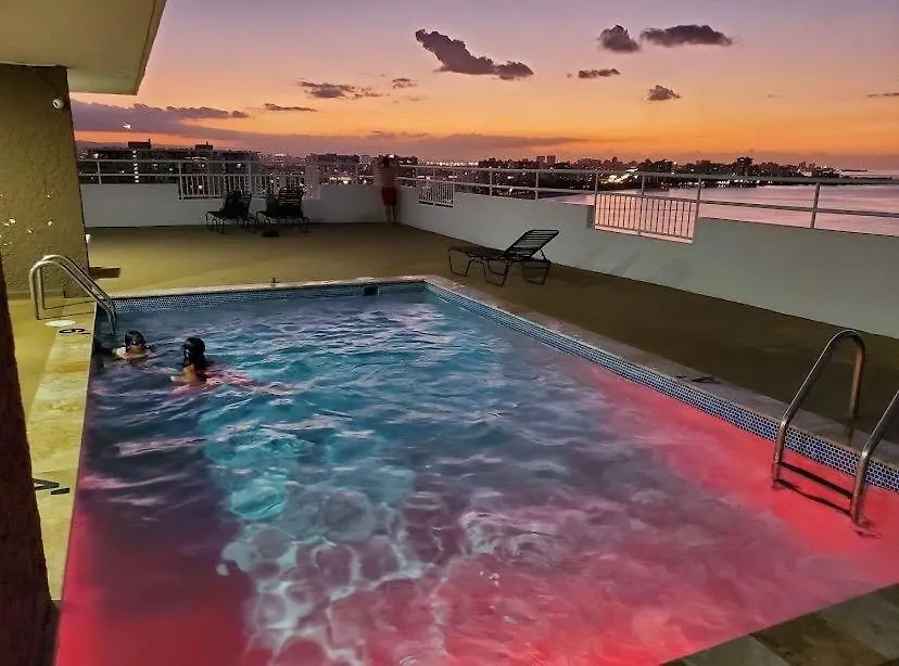 Sea Breezer Vacation Ocean Front En Condominio Playa Mar San Juan Apartment